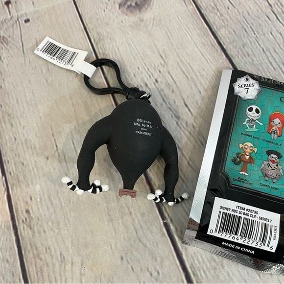 Disney Nightmare Before Christmas Exclusive B Figure Keychain - Picture 2 of 3